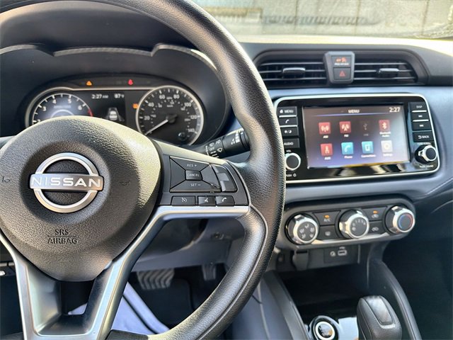 2025 Nissan Versa 1.6 photo 2