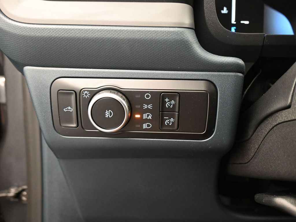 2025 Ford Maverick photo 11