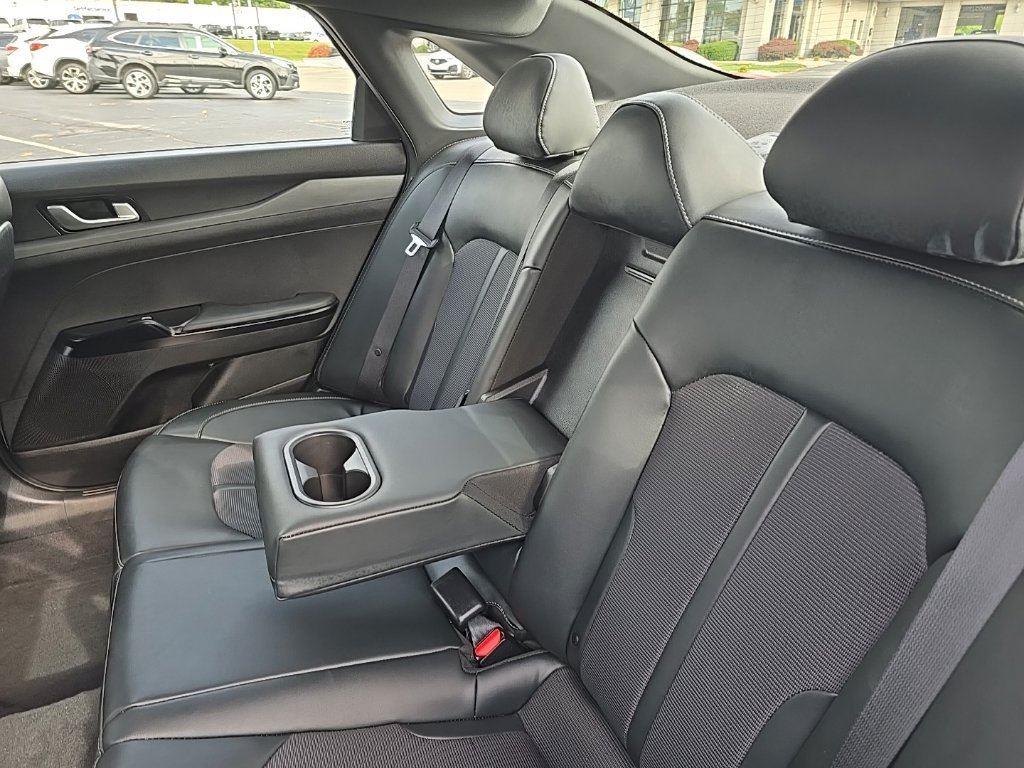 2023 Kia K5 GT-Line photo 6