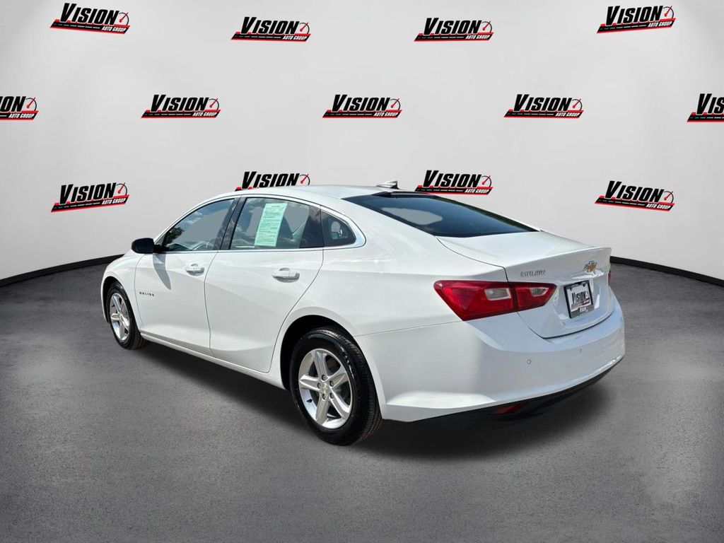 2024 Chevrolet Malibu LS photo 7