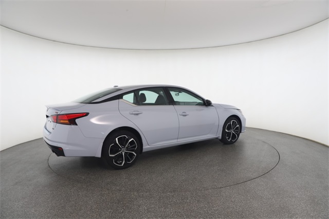 2023 Nissan Altima 2.5 SR photo 18