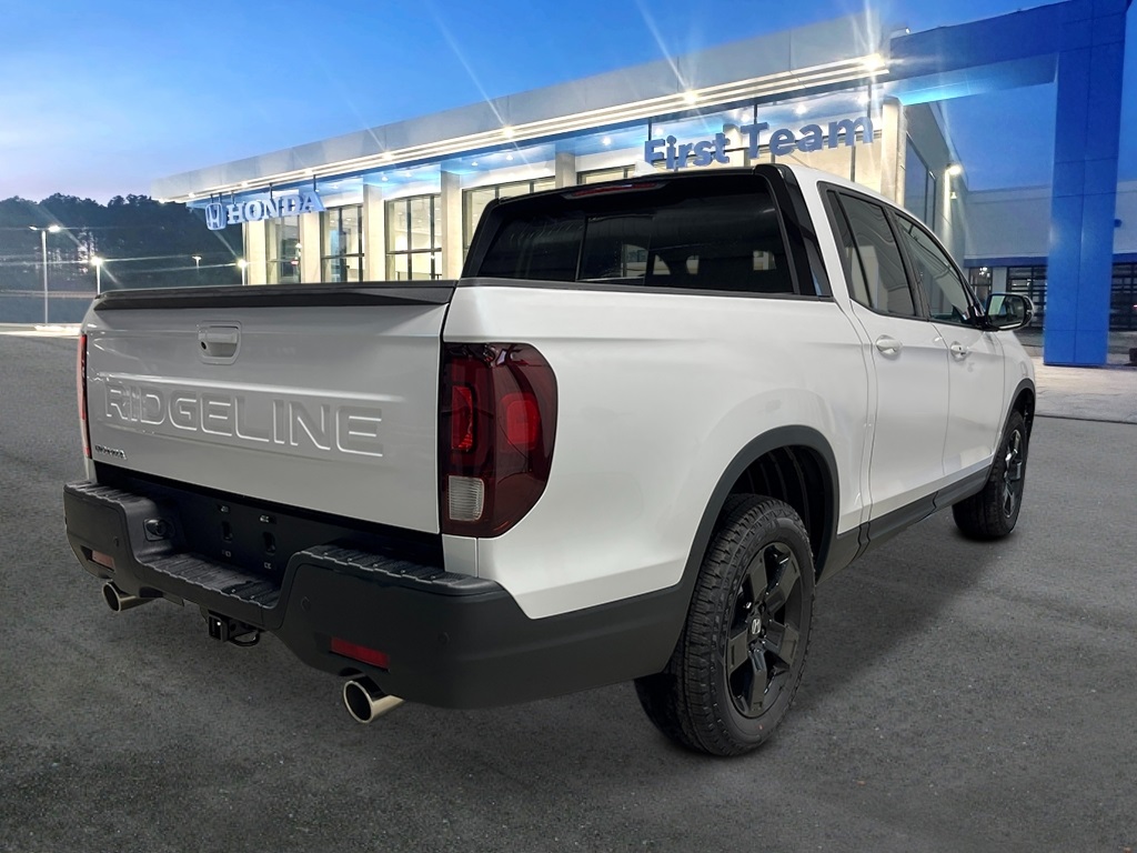 2025 Honda Ridgeline Black Edition photo 4