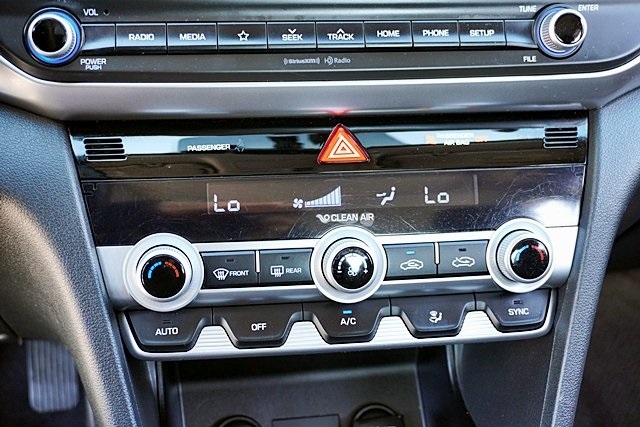 2020 Hyundai Elantra Value Edition photo 26