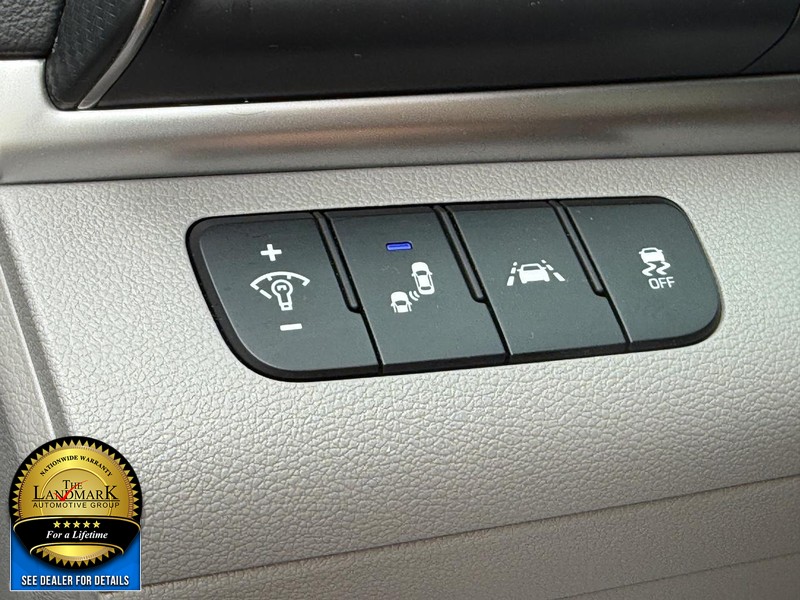 2020 Hyundai Elantra Value Edition photo 21