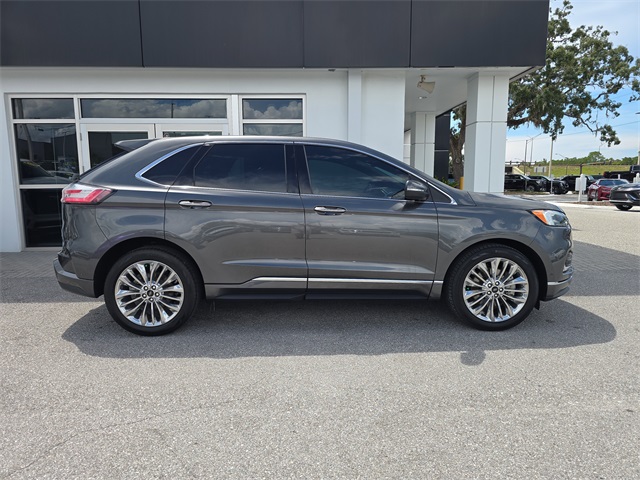 2020 Ford Edge Titanium photo 5