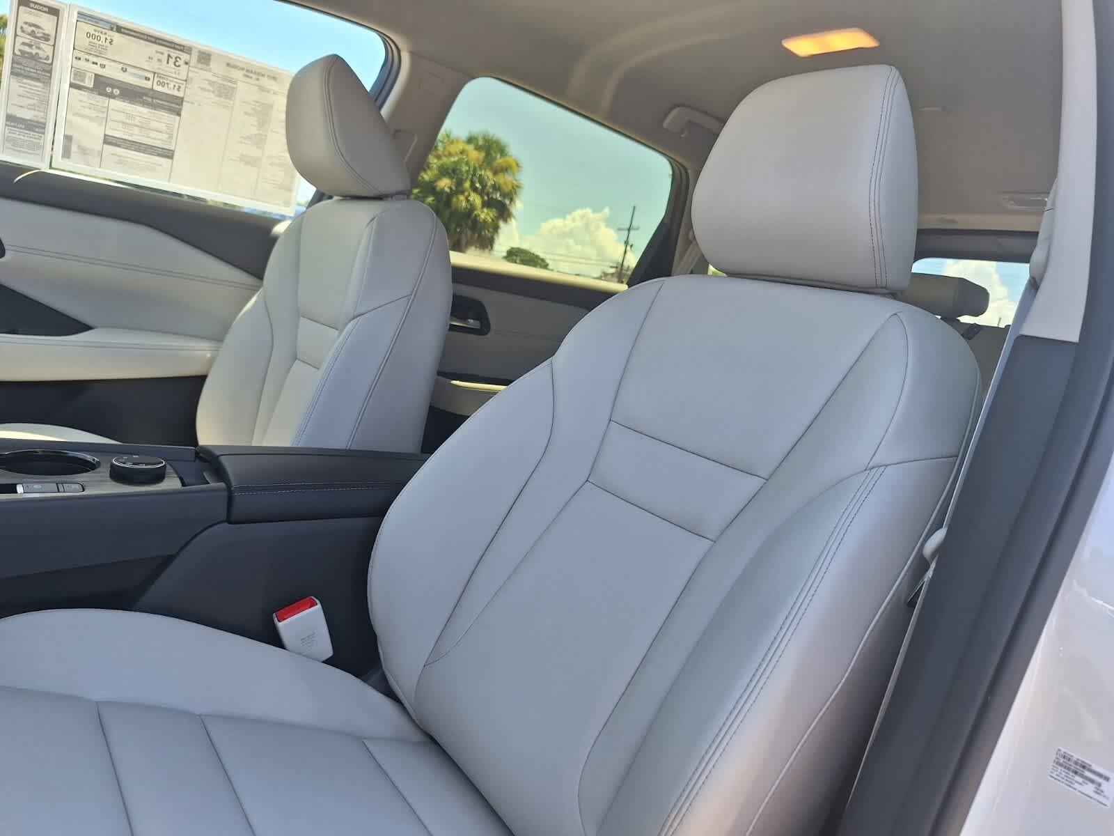 2025 Nissan Rogue SL photo 11