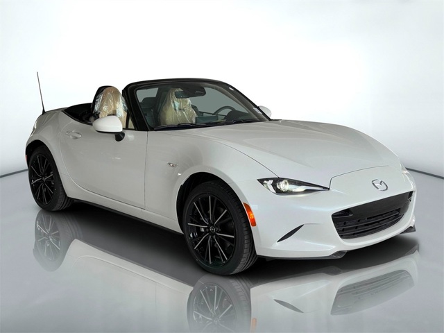 2025 Mazda MX-5 Miata Miata Grand Touring photo 2