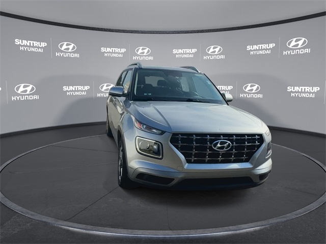 2024 Hyundai Venue SEL photo 3