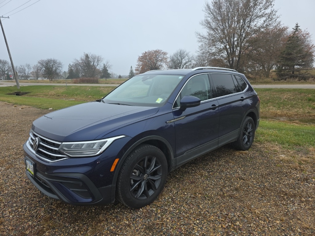 2022 Volkswagen Tiguan SE photo 2