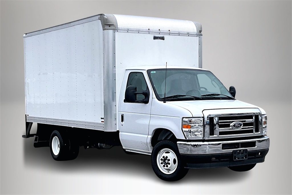 2024 Ford E-Series Base's photo