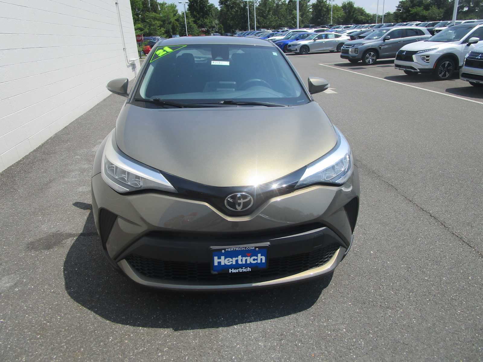 2021 Toyota C-HR LE photo 2