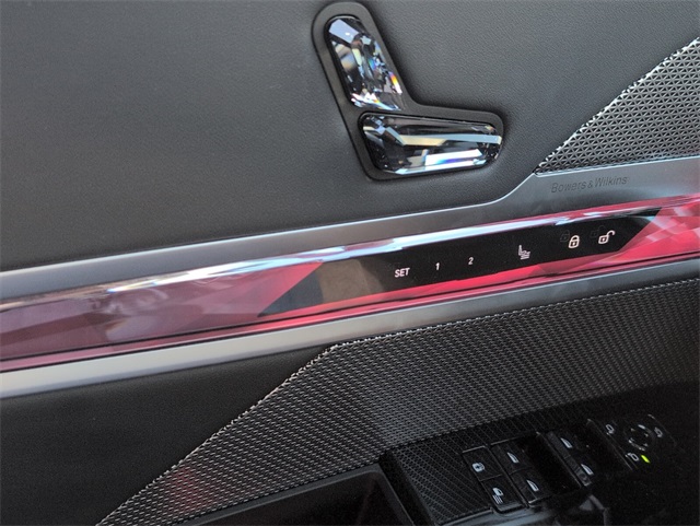 Used 2023 Alpine White BMW 760i xDrive image 27