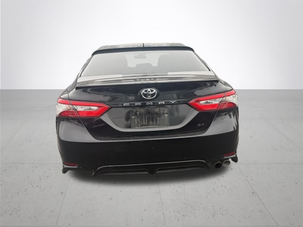 2018 Toyota Camry L photo 6