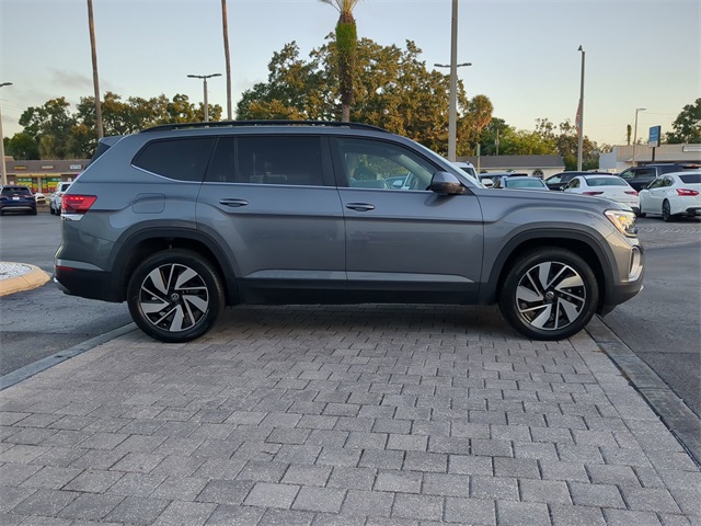 2024 Volkswagen Atlas SE photo 3