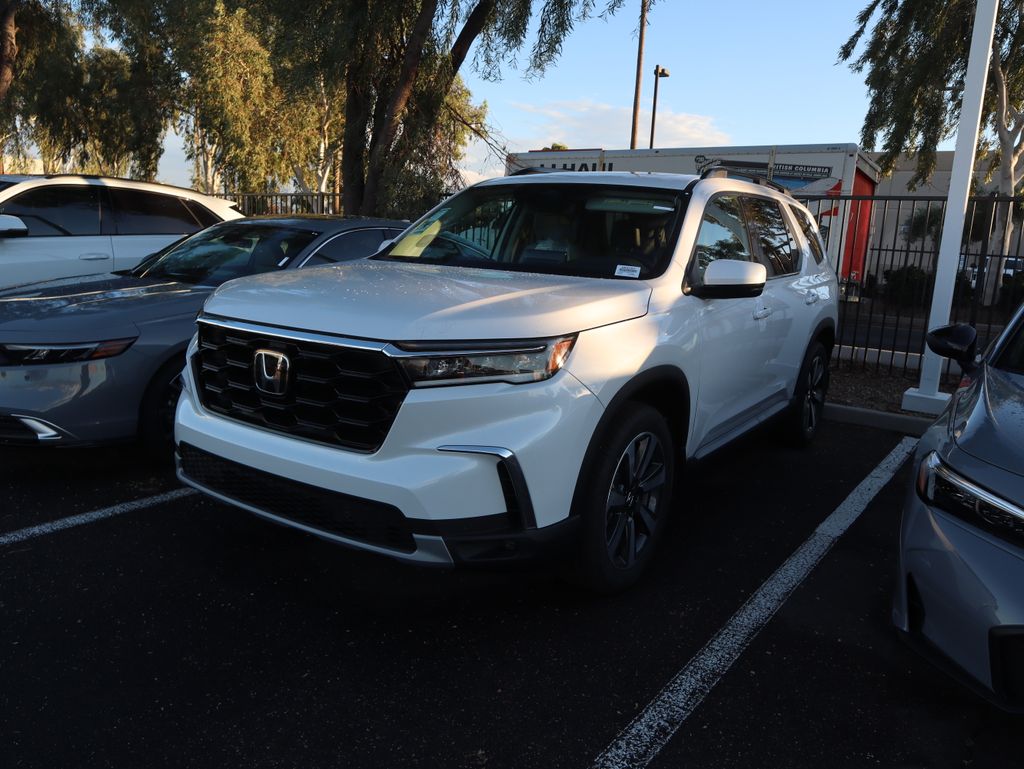 2025 Honda Pilot Touring's photo