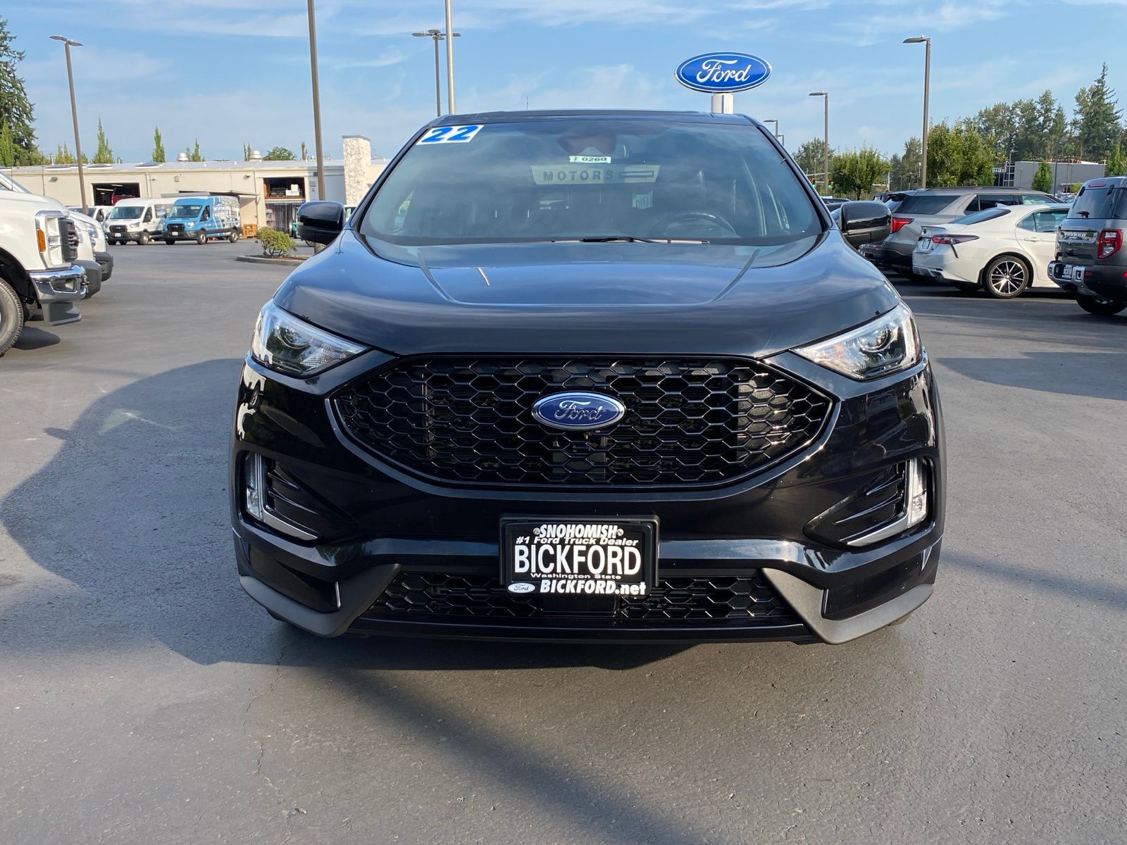 2022 Ford Edge SEL photo 2