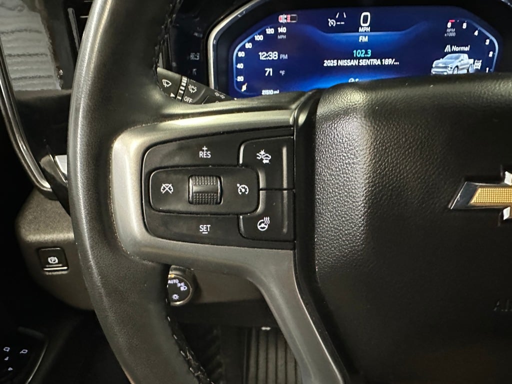 2025 Chevrolet Silverado 1500 LT photo 4