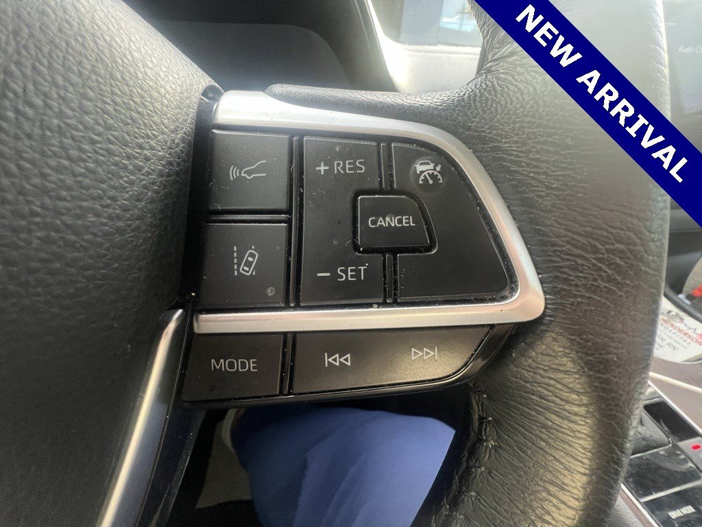 2021 Toyota Sienna XLE photo 7