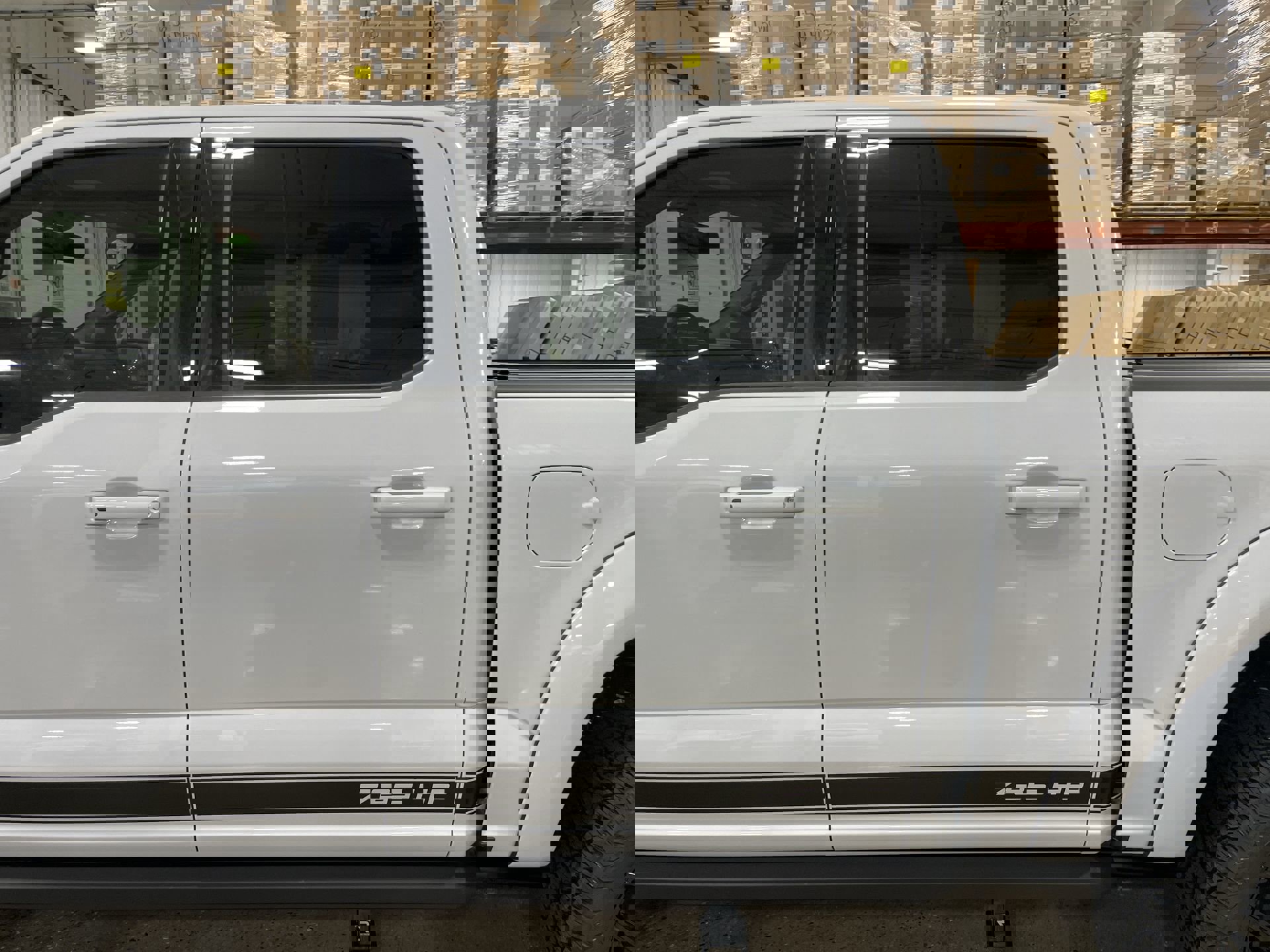 2025 Ford F-150 Lariat photo 14
