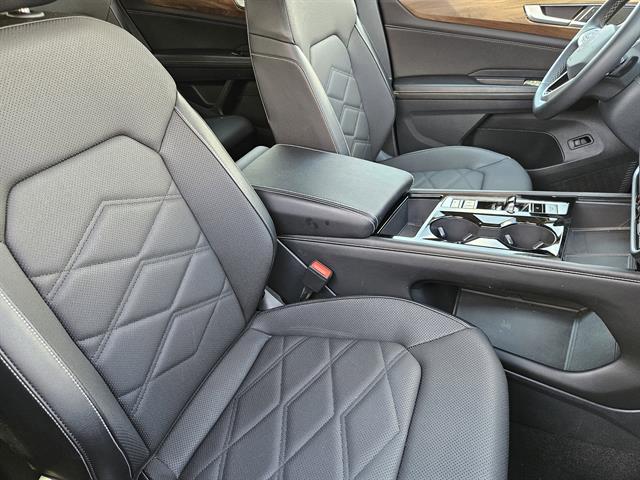 2024 Volkswagen Atlas SE Technology photo 10