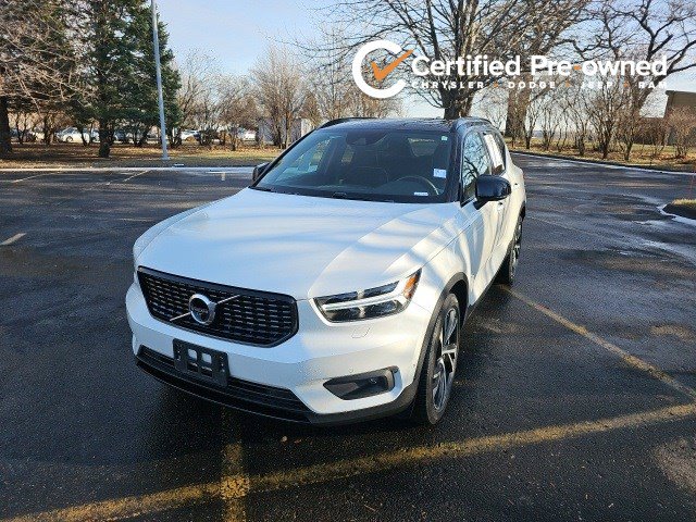 2022 Volvo XC40 R-Design's photo