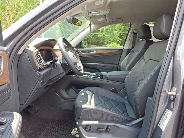 2025 Volkswagen Atlas SE Technology photo 11