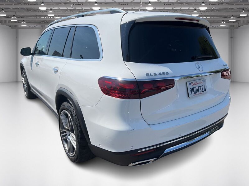 2024 Mercedes Benz GLS 450 4MATIC photo 7