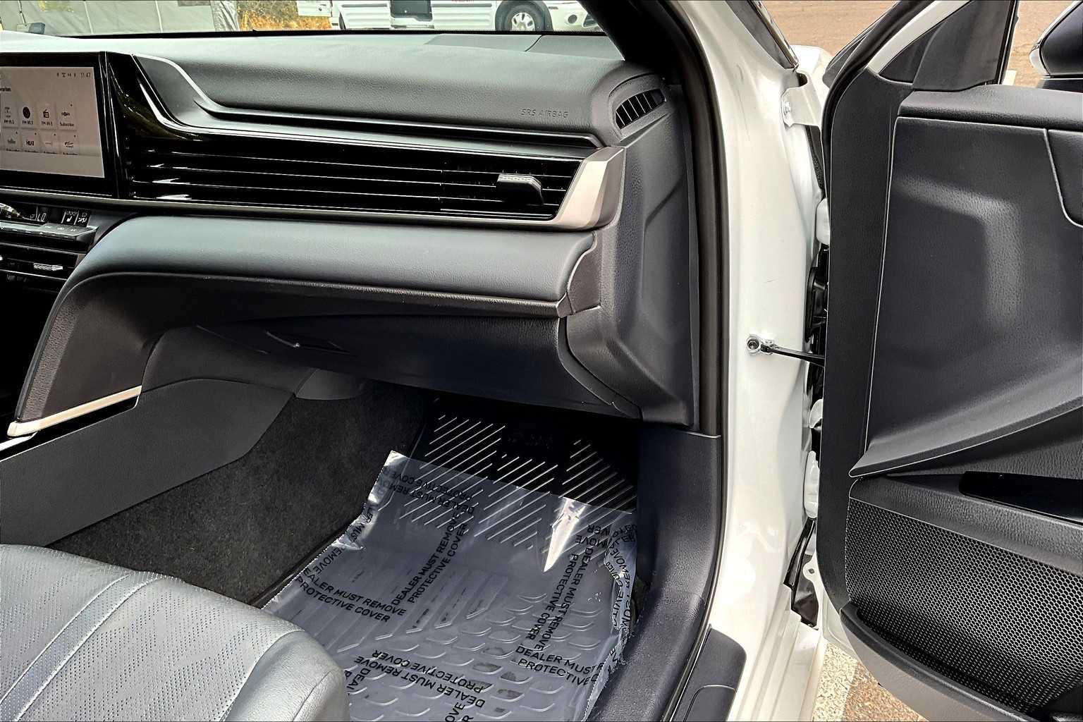 2025 Toyota Camry XSE photo 17