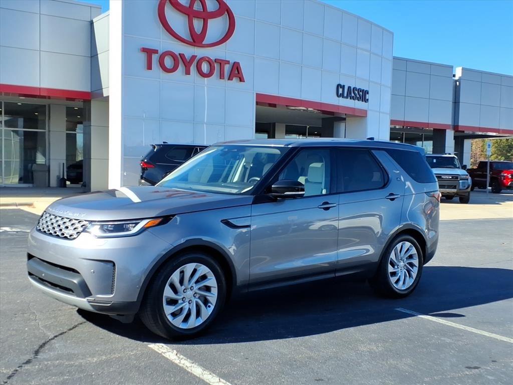 2024 Land Rover Discovery S's photo