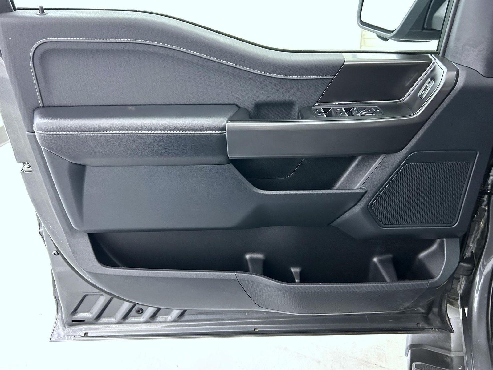 2024 Ford F-150 XLT photo 8