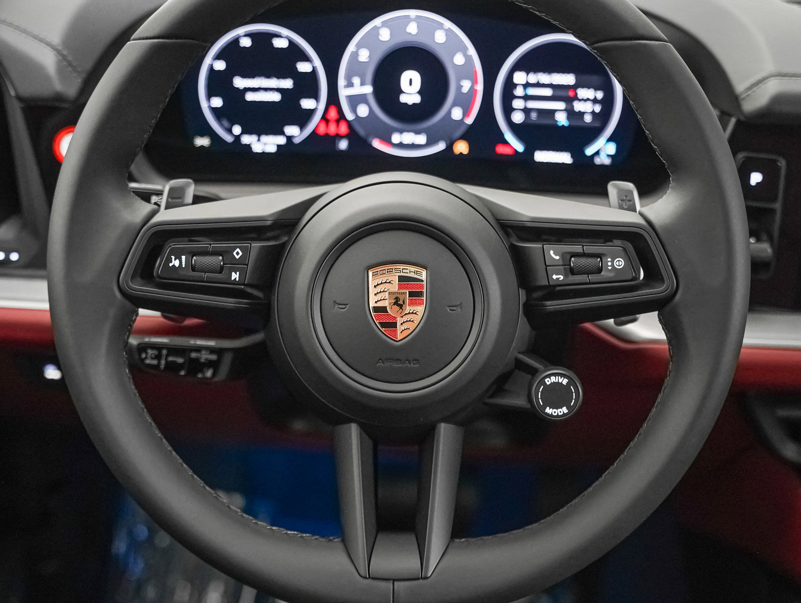 2025 Porsche Cayenne photo 17