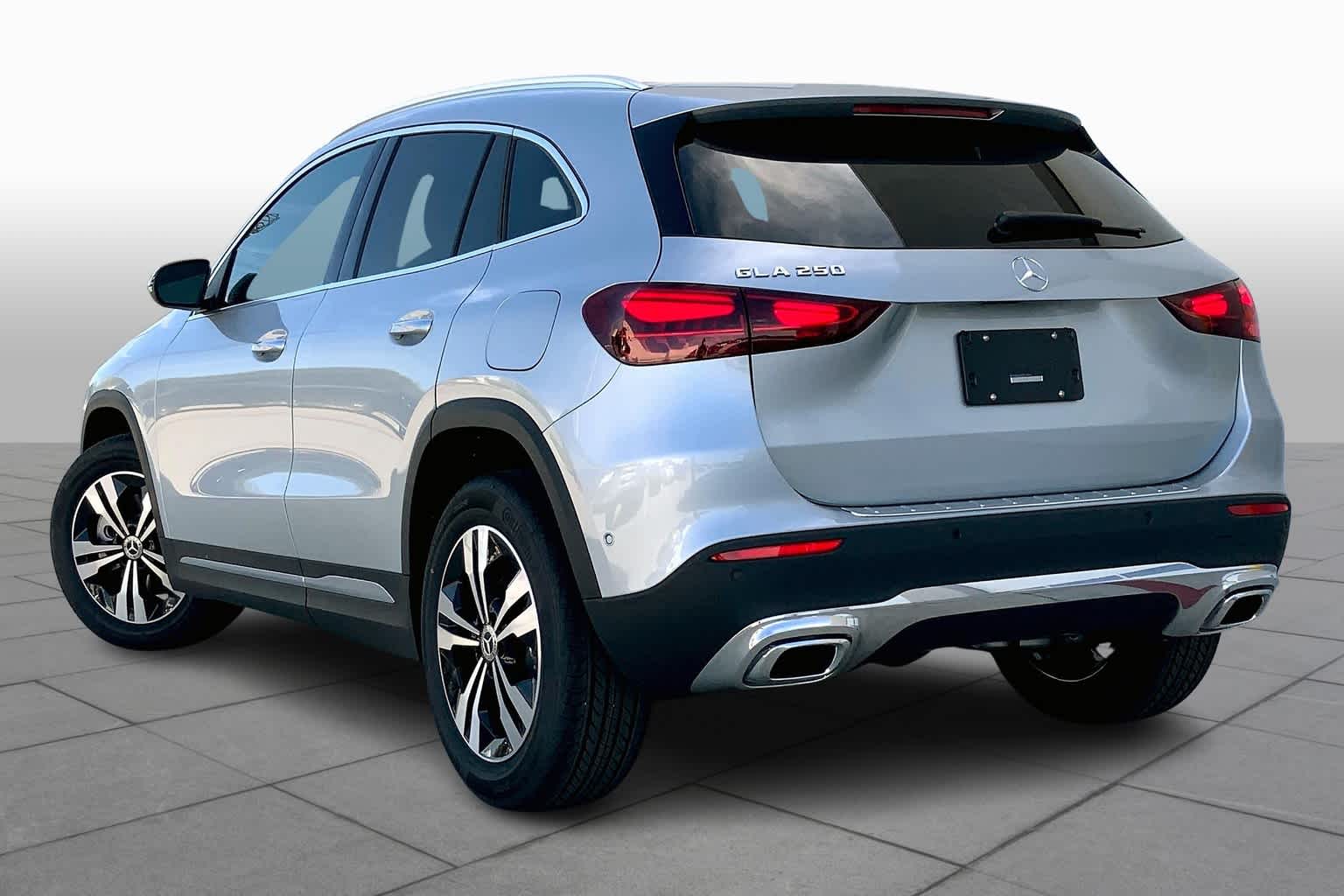 2024 Mercedes Benz GLA 250 photo 12