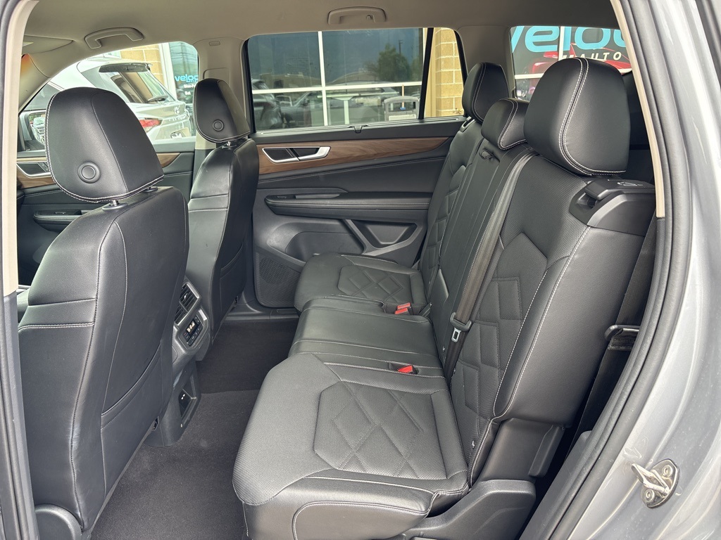 2024 Volkswagen Atlas SE Technology photo 18