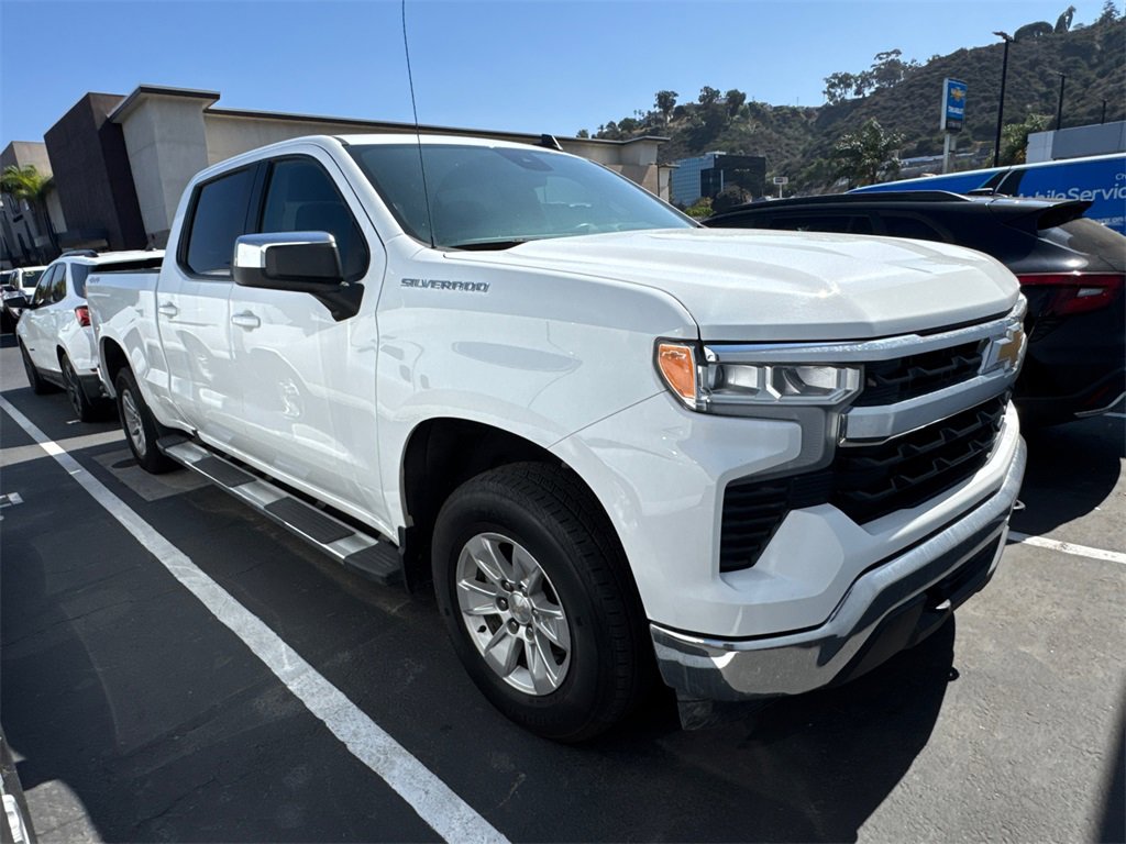 2024 Chevrolet Silverado 1500 LT photo 4
