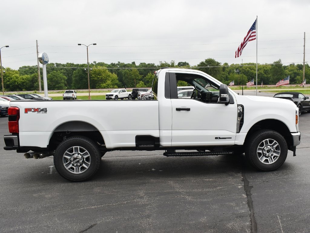 2025 Ford F-350 XLT photo 7