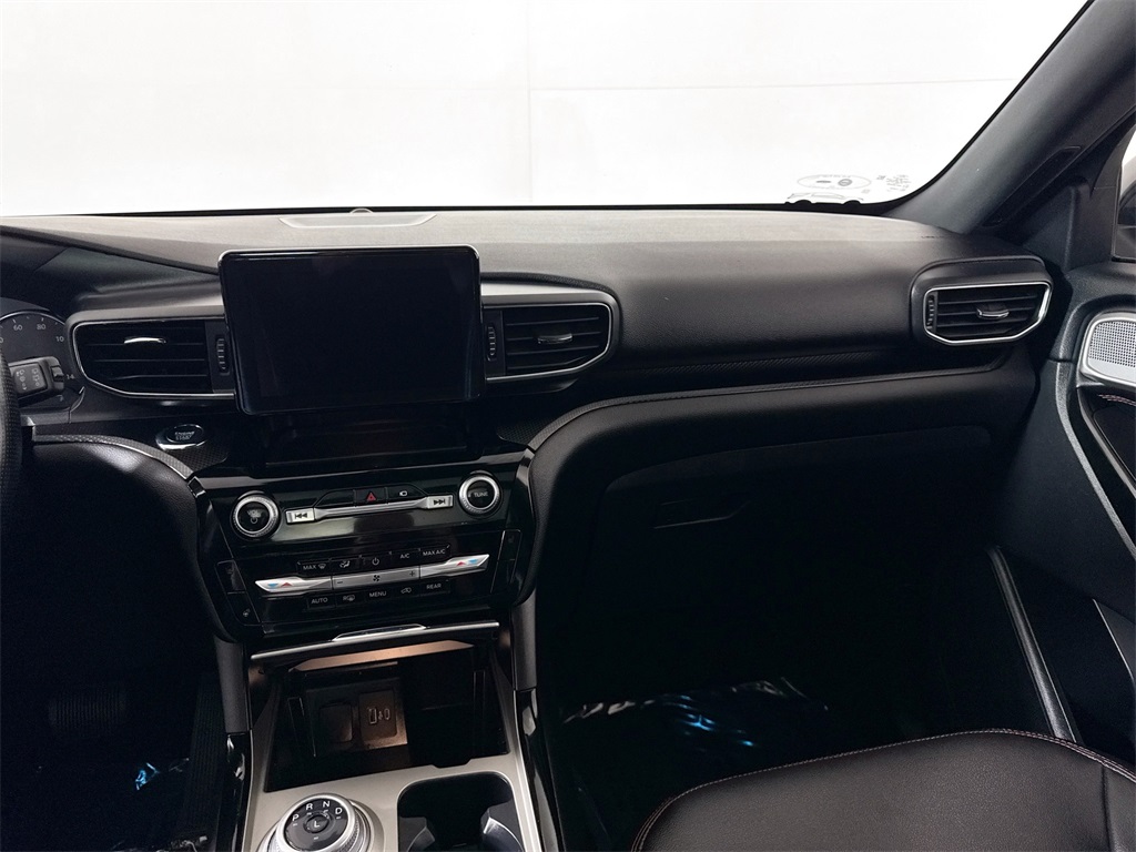 2022 Ford Explorer ST-Line photo 9