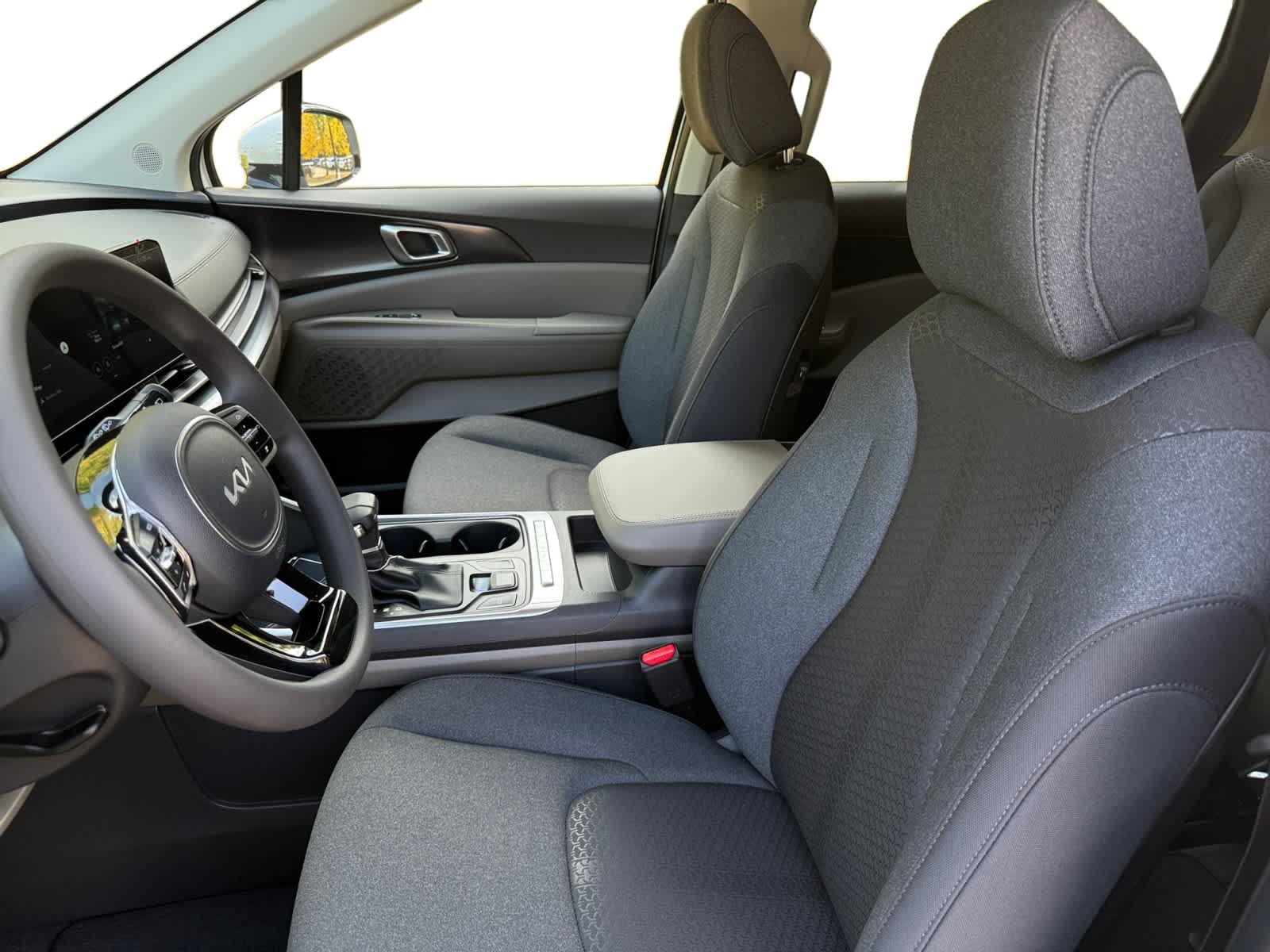 2026 Kia Carnival LX photo 9