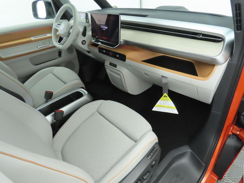 2025 Volkswagen ID. Buzz Pro Plus photo 16