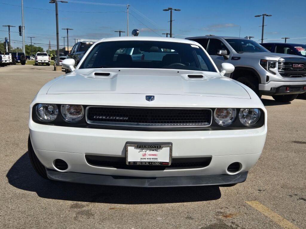 2010 Dodge Challenger SE photo 2