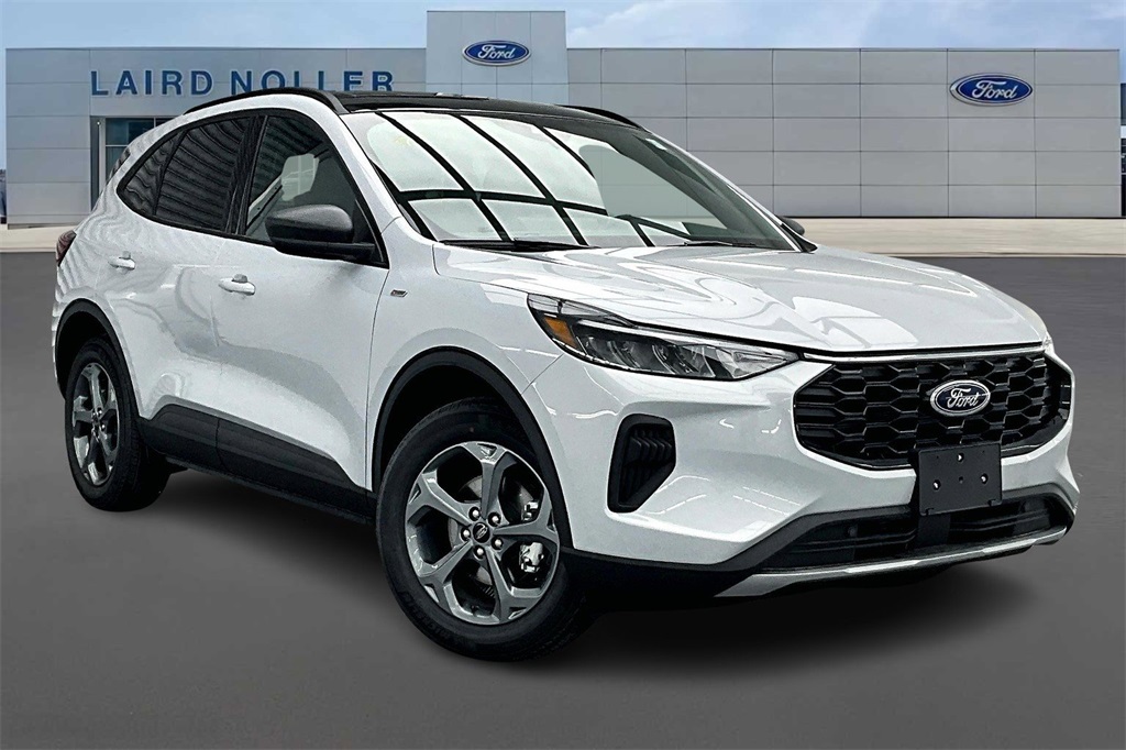 2025 Ford Escape ST-Line photo 2