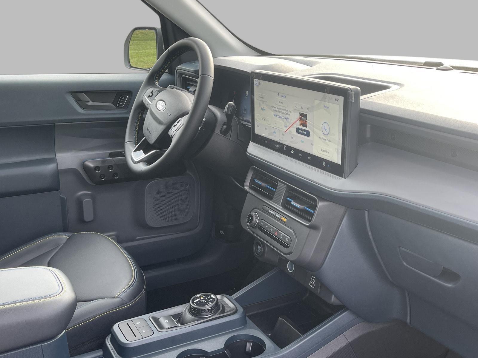 2025 Ford Maverick photo 11