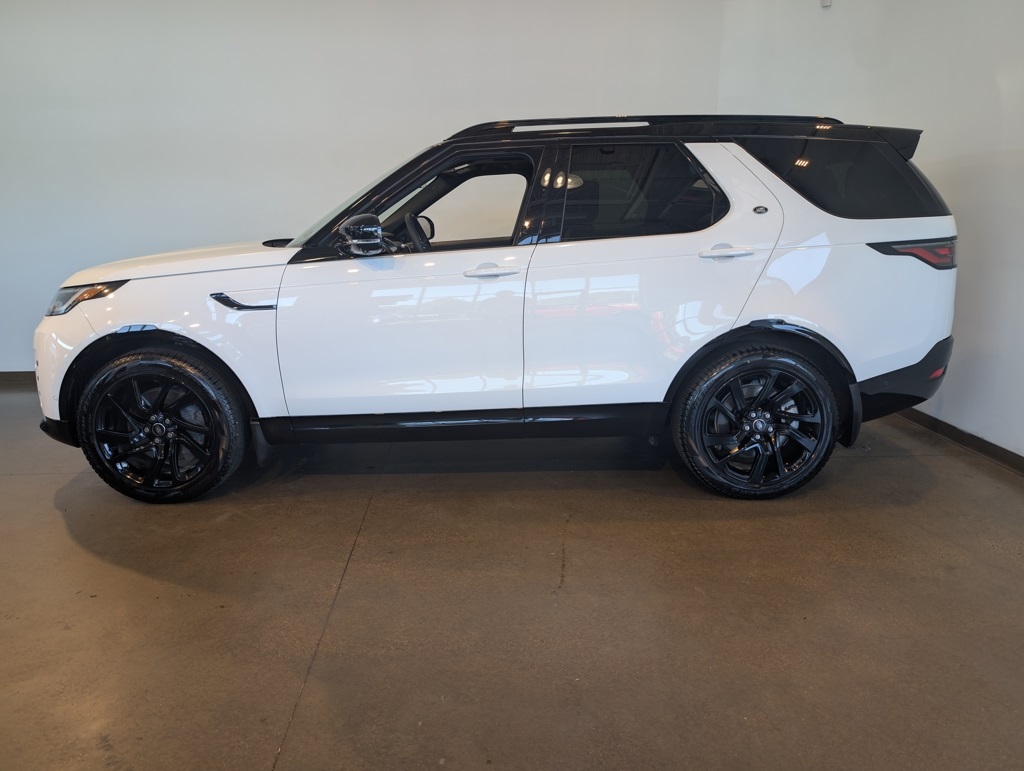 2025 Land Rover Discovery SE photo 3