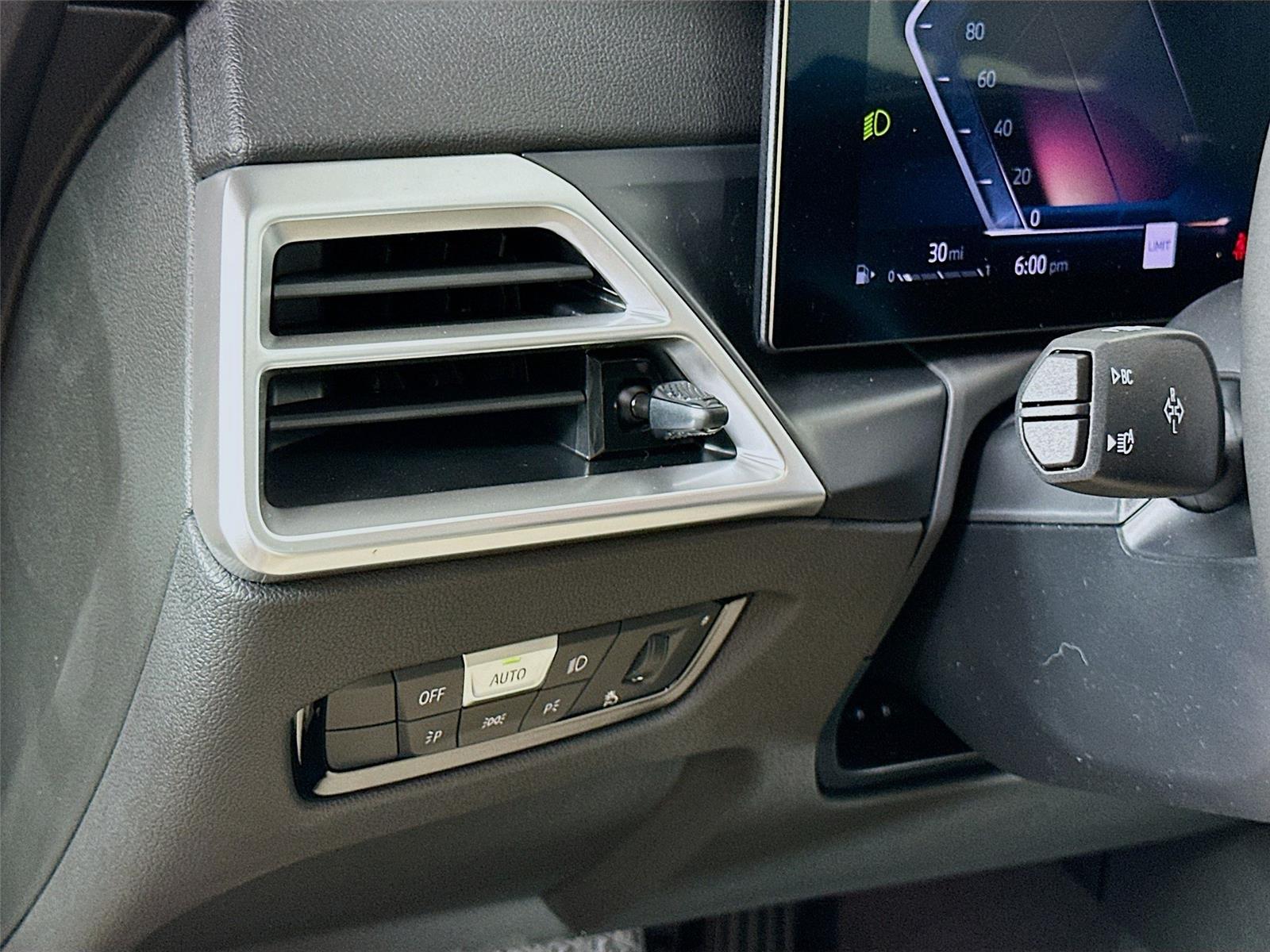 2025 Bmw 230i xDrive photo 10