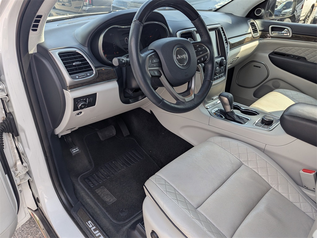 2017 Jeep Grand Cherokee Summit photo 10