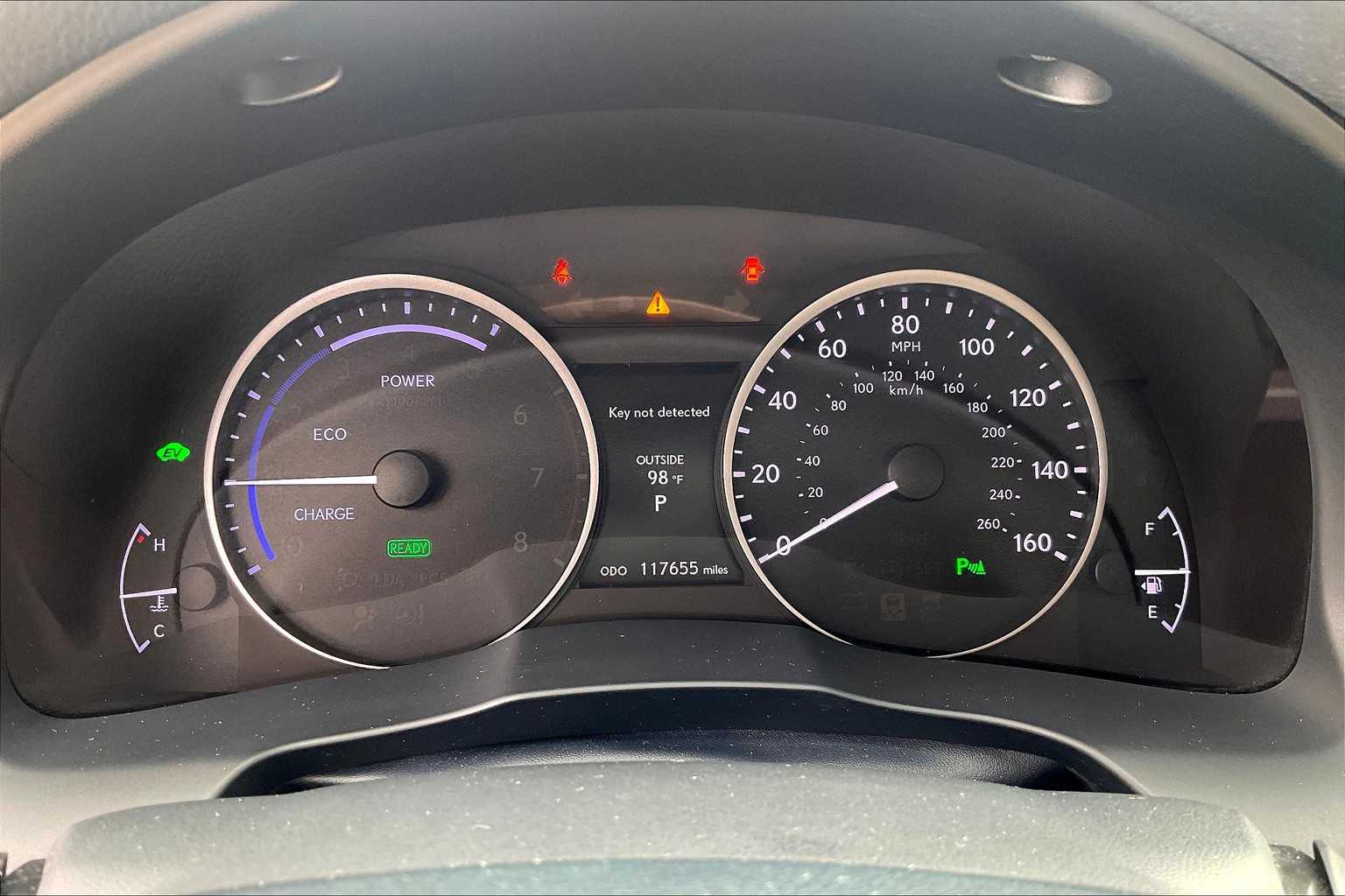 2013 Lexus ES 300h photo 23