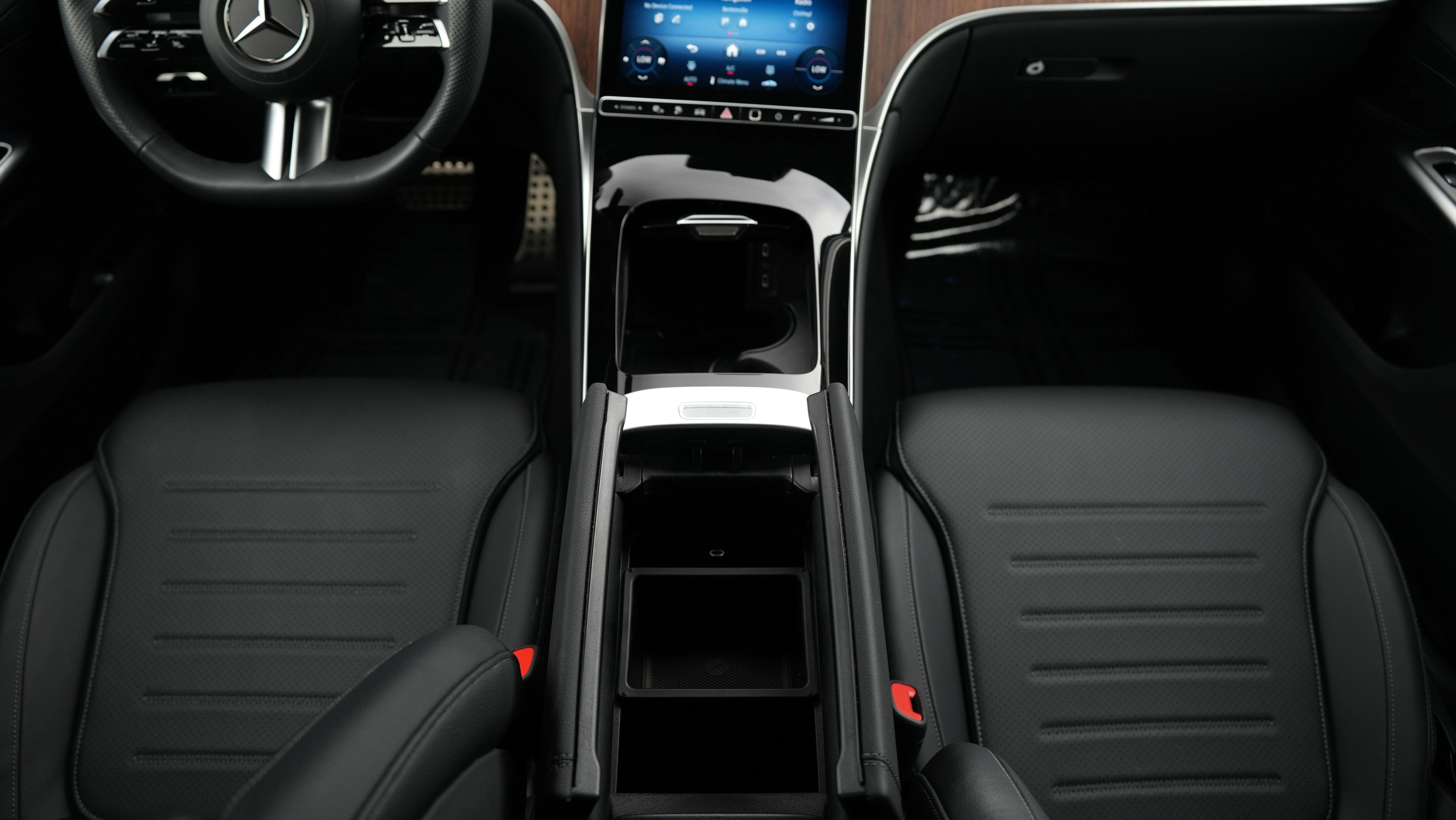 2025 Mercedes Benz GLC 350e 4MATIC photo 3