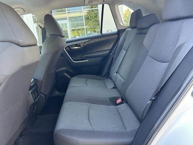 2023 Toyota RAV4 XLE photo 29
