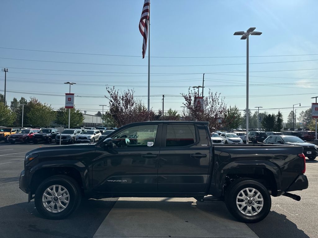 2025 Toyota Tacoma SR5 4x4 Double Cab photo 6