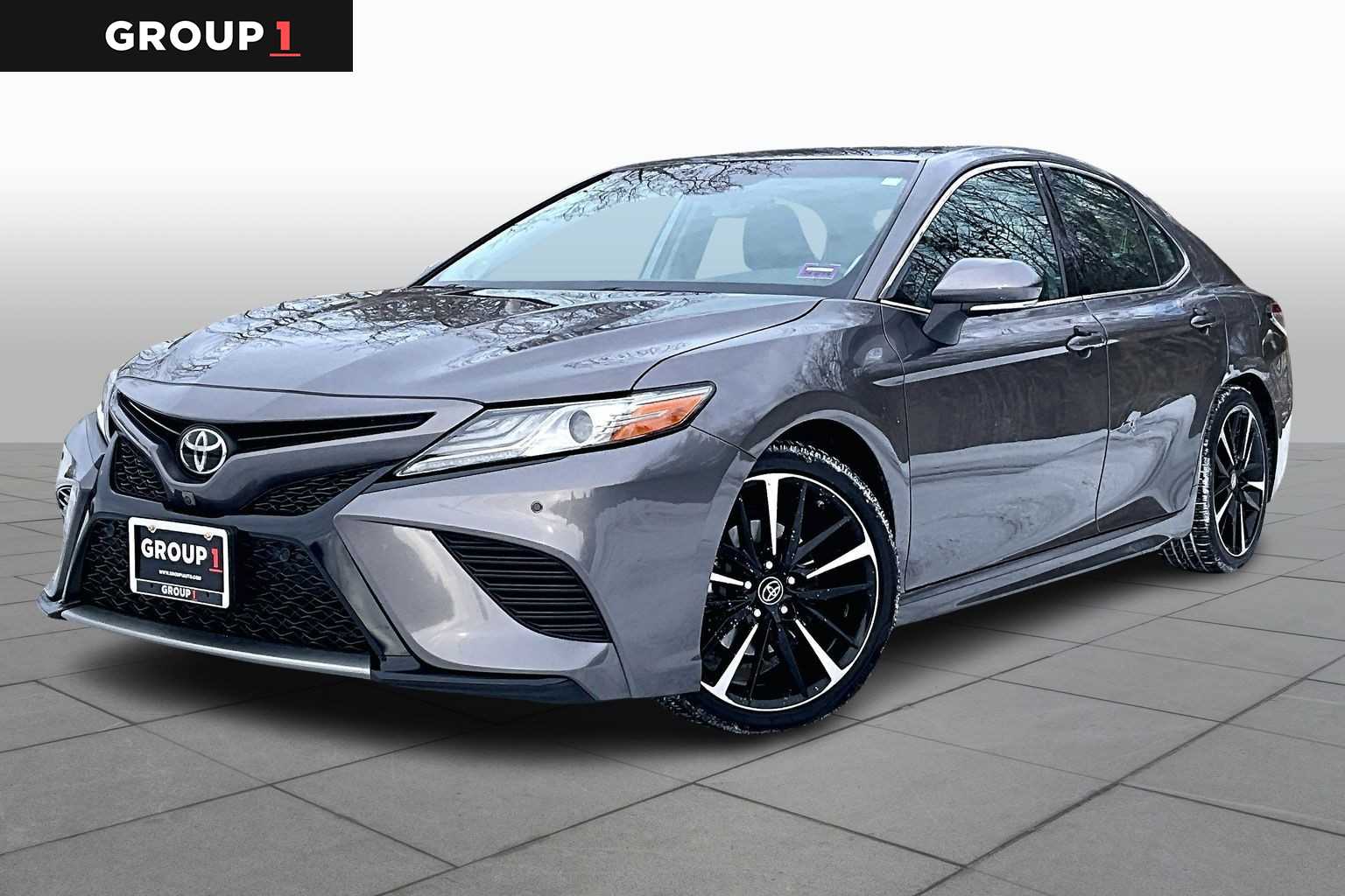 2018 Toyota Camry XSE's photo