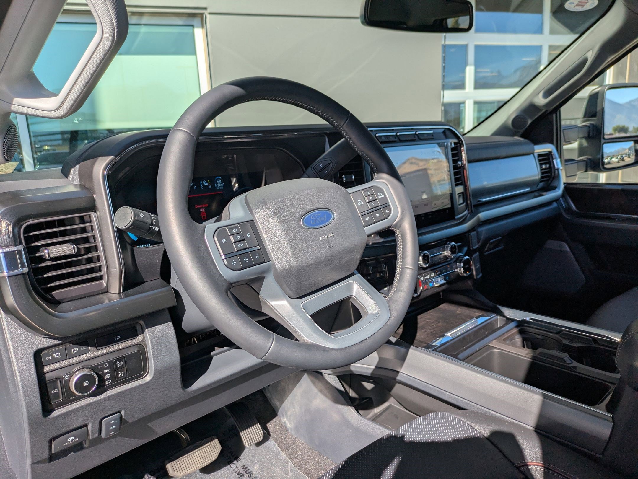 2023 Ford F-350 Lariat photo 11